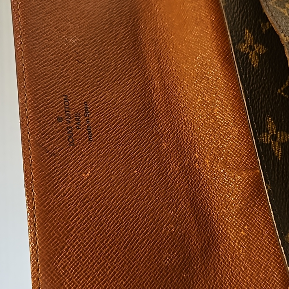 PREOWNED AUTHENTIC LOUIS VUITTON WALLET - Picture 8 of 12